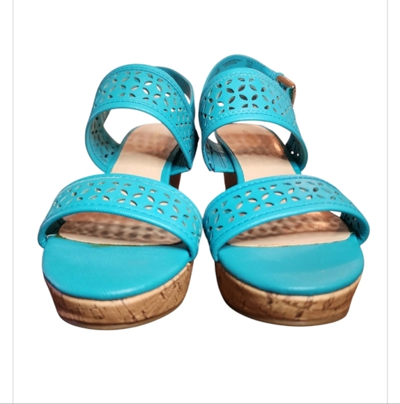 Liz Claiborne Wedge Sandals Kian Teal Blue Laser Cut Sz 6 Resortcore Whitelotus - Picture 3 of 8